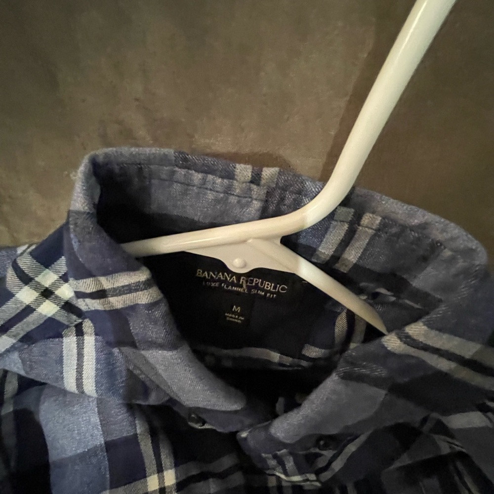 Barely worn plaid Banana Republic flannel button down